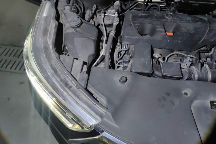 Used Acura RDX 2019 2.0T Smart Enjoyment Version SH-AWD China VI Engine Bay Right