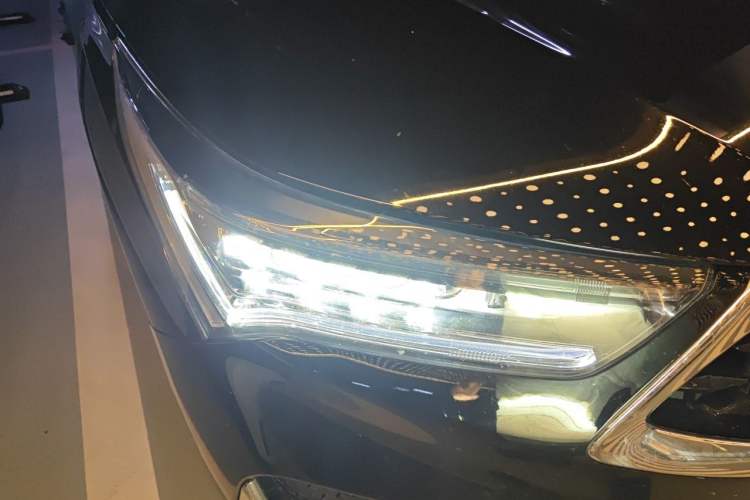 Used Acura RDX 2019 2.0T Prestige Edition SH-AWD China V Standard Right Front Headlight