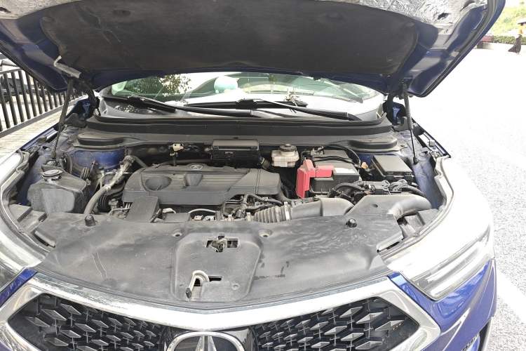 Used Acura RDX 2019 2.0T Enjoyment Version China VI Standard Engine Bay