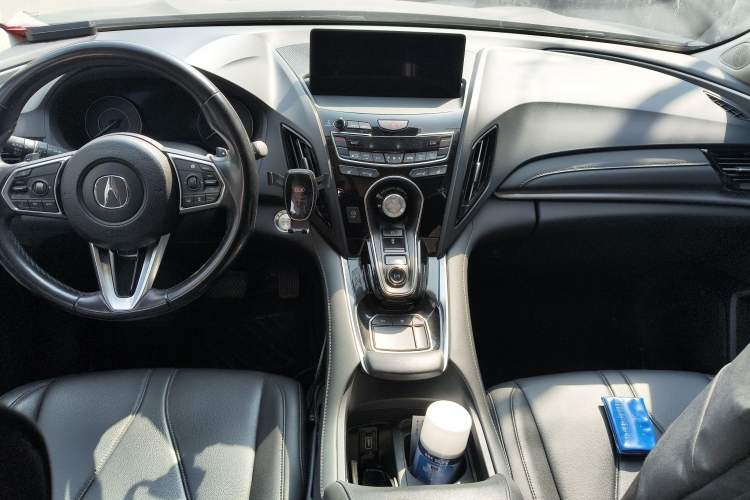 Used Acura RDX 2019 2.0T Smart Enjoyment Version SH-AWD China VI Center Console