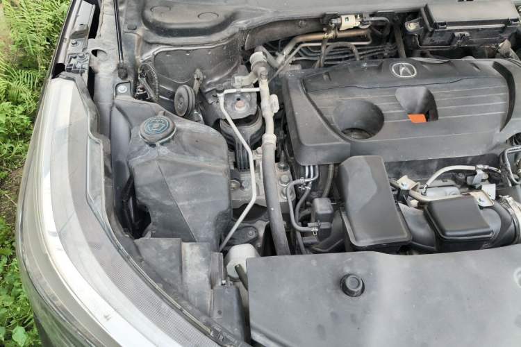 Used Acura RDX 2019 2.0T Smart Enjoyment Version SH-AWD China VI Engine Bay Right