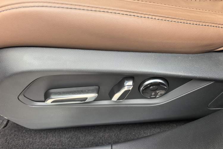 Used Acura RDX 2019 2.0T Luxury Edition China VI Standard Interior 8