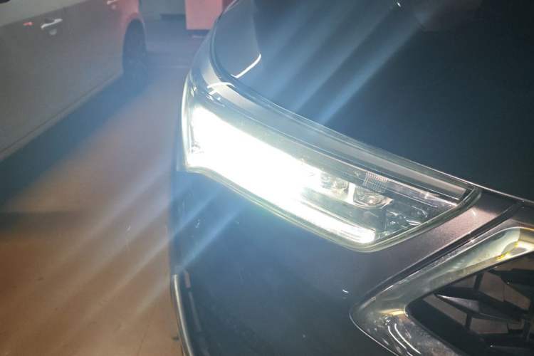 Used Acura RDX 2019 2.0T Diamond Edition SH-AWD China VI Standard Right Front Headlight
