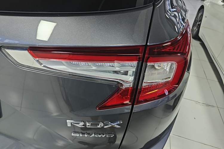 Used Acura RDX 2019 2.0T Smart Enjoyment Version SH-AWD China VI Right Rear Taillight