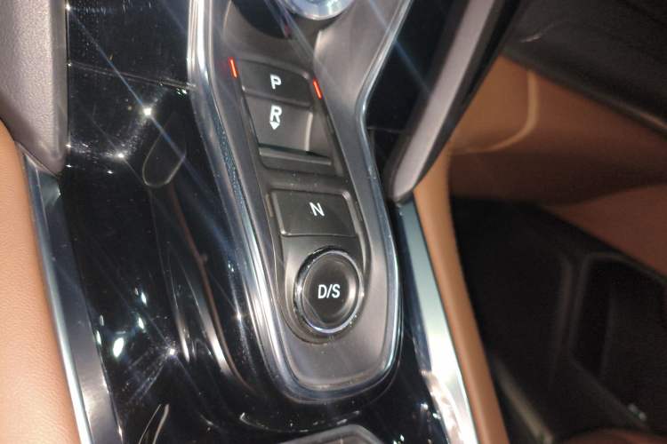 Used Acura RDX 2019 2.0T Diamond Edition SH-AWD China VI Standard Gear Lever