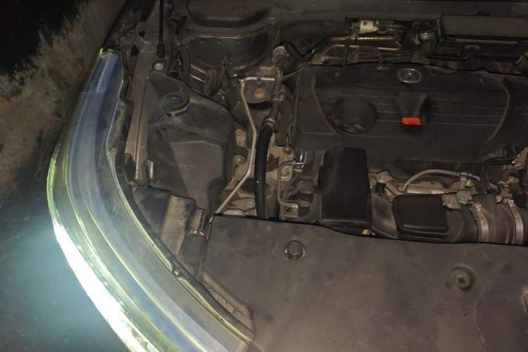 Used Acura RDX 2019 2.0T Smart Enjoyment Version SH-AWD China VI Engine Bay Right