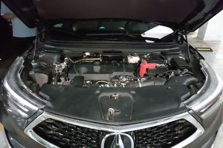 Used Acura RDX 2019 2.0T Luxury Edition China VI Standard Engine Bay