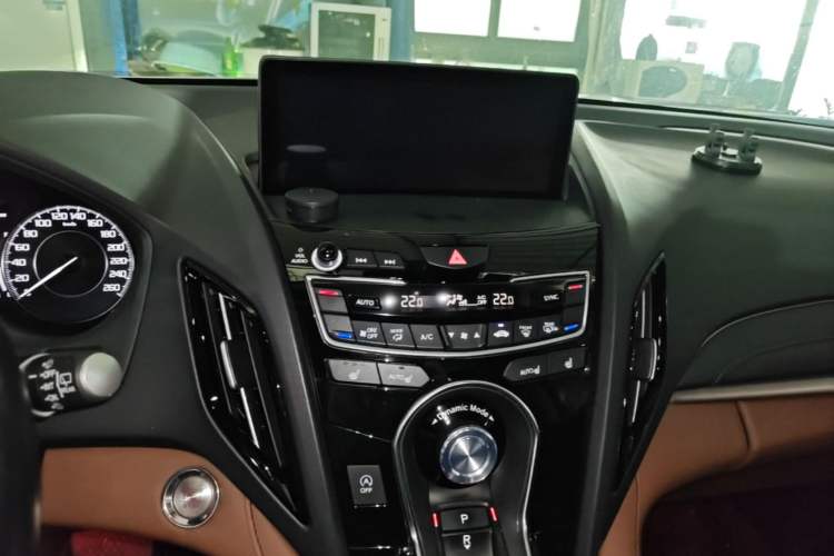 Used Acura RDX 2019 2.0T Luxury Edition China VI Standard Audio And AC Panel