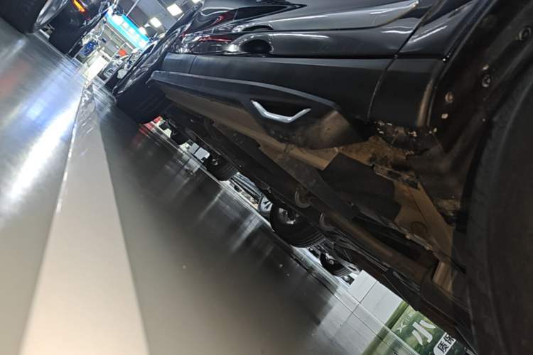 Used Acura RDX 2020 2.0T Diamond Edition SH-AWD Right Side Sill