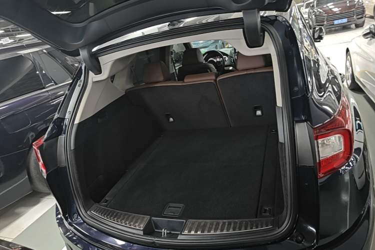 Used Acura RDX 2020 2.0T Diamond Edition SH-AWD Trunk