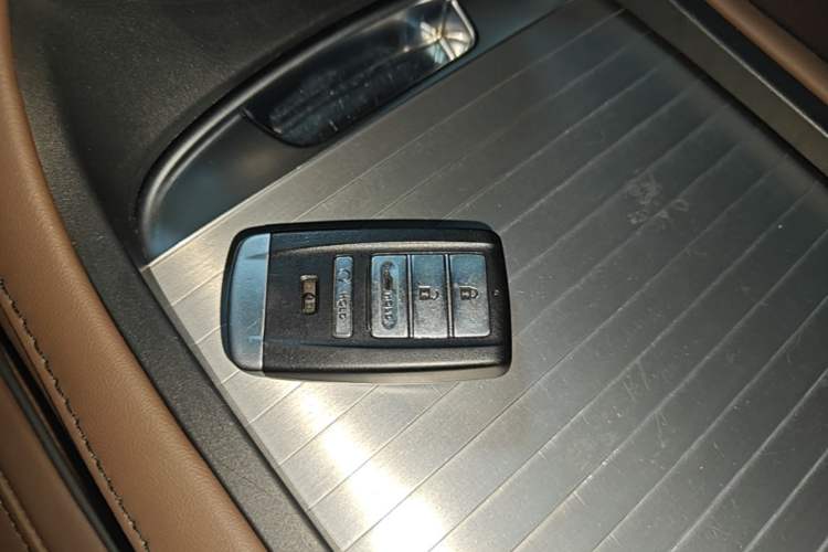 Used Acura RDX 2020 2.0T Diamond Edition SH-AWD Vehicle Key