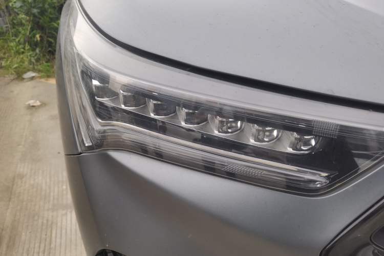 Used Acura RDX 2020 2.0T Diamond Edition A-Spec Sport Version SH-AWD Matte Bright Gray Right Front Headlight