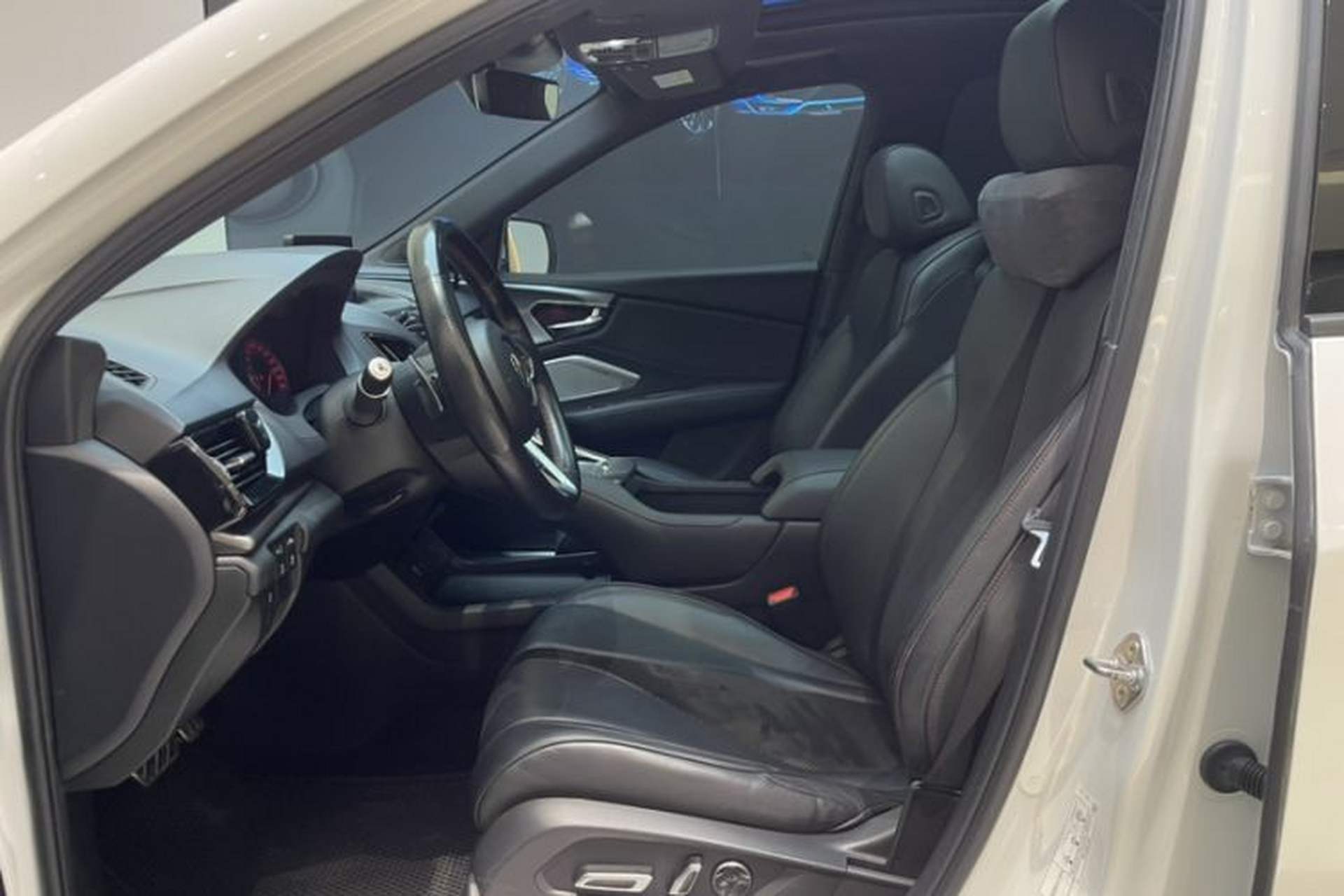 Used Acura RDX 2020 2.0T Prestige · A-Spec Sport Edition Interior 15