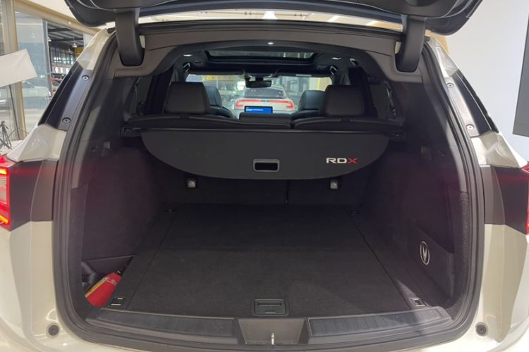 Used Acura RDX 2020 2.0T Prestige · A-Spec Sport Edition Interior 5