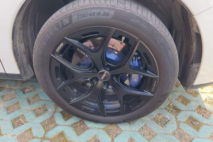 Used Acura RDX 2020 2.0T Deluxe Edition Right Front Wheel Hub