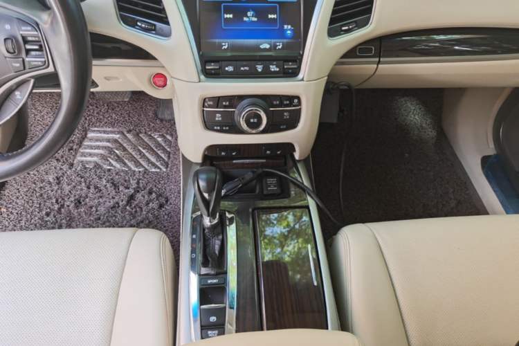 Used Acura RLX 2013 3.5L PAWS Edition Gear Lever
