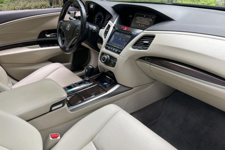 Used Acura RLX 2013 3.5L PAWS Edition Interior 4