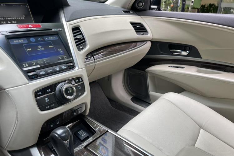 Used Acura RLX 2013 3.5L PAWS Edition Interior 8