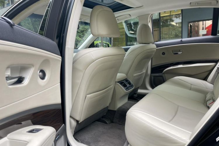Used Acura RLX 2013 3.5L PAWS Edition Interior 9