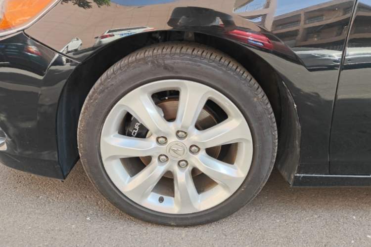 Used Acura RLX 2013 3.5L PAWS Edition Left Front Wheel Hub