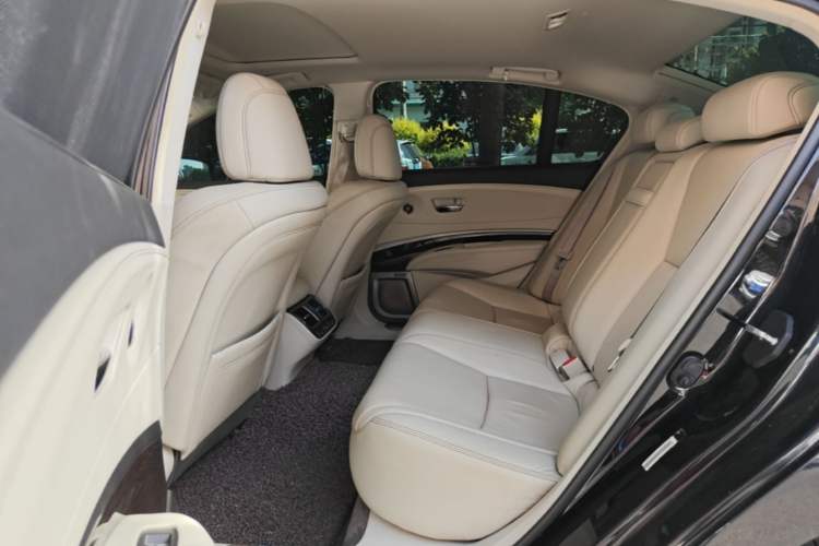 Used Acura RLX 2013 3.5L PAWS Edition Left Rear Seat