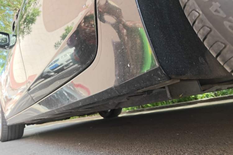 Used Acura RLX 2013 3.5L PAWS Edition Left Side Sill