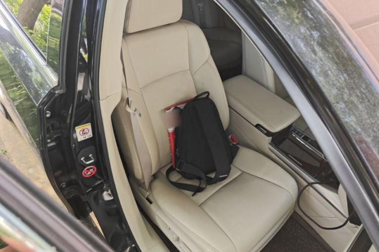 Used Acura RLX 2013 3.5L PAWS Edition Right Front Seat