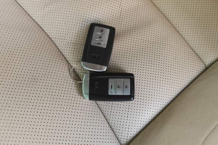 Used Acura RLX 2013 3.5L PAWS Edition Vehicle Key