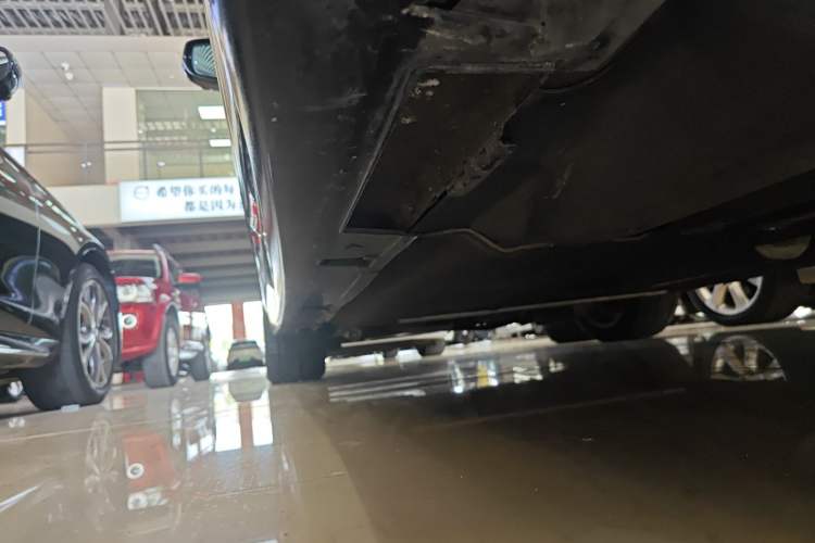 Used Acura RLX 2013 3.5L PAWS Edition Left Side Sill