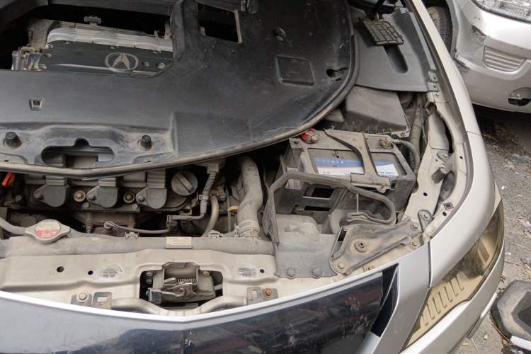 Used Acura TL 2009 3.5 Standard Edition Engine Bay Left