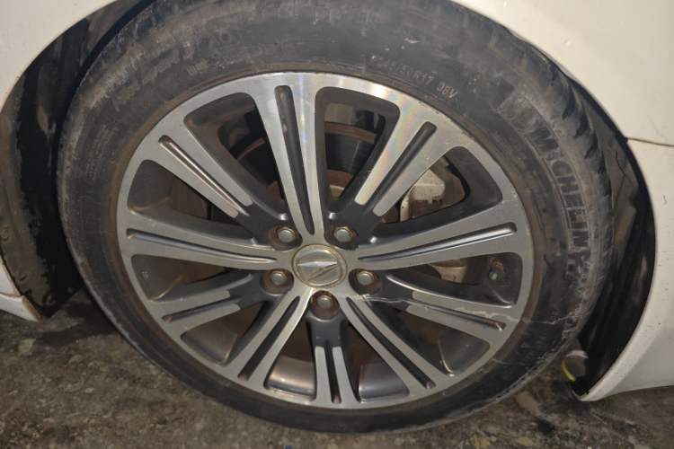 Used Acura TL 2009 3.5 Standard Edition Right Front Wheel Hub