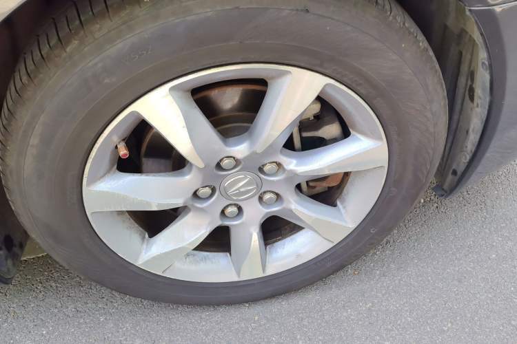 Used Acura TL 2012 3.5 Standard Edition Right Front Wheel Hub