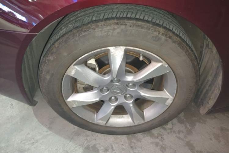 Used Acura TL 2012 3.5 Standard Edition Left Front Wheel Hub