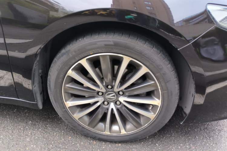 Used Acura TLX 2015 2.4L Elite Edition Right Front Wheel Hub