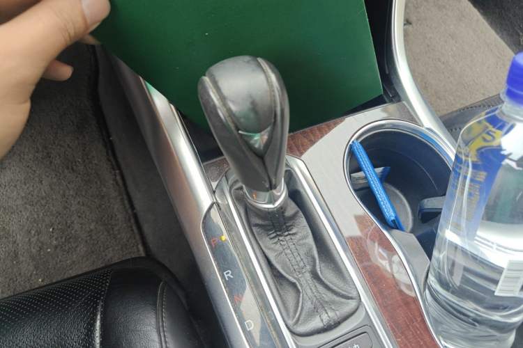 Used Acura TLX 2015 2.4L Luxury Edition Gear Lever