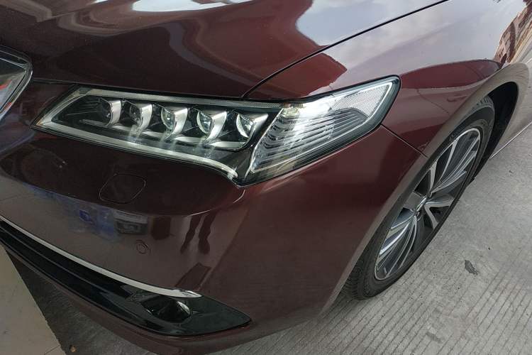 Used Acura TLX 2015 2.4L Elite Edition Left Front Headlight