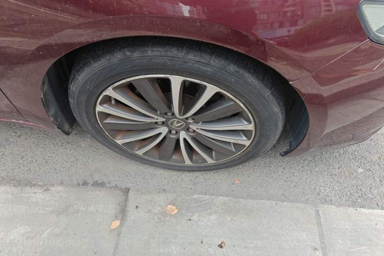 Used Acura TLX 2015 2.4L Luxury Edition Right Front Wheel Hub