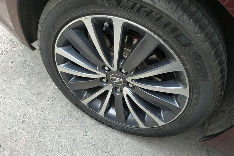 Used Acura TLX 2015 2.4L Elite Edition Right Rear Wheel Hub