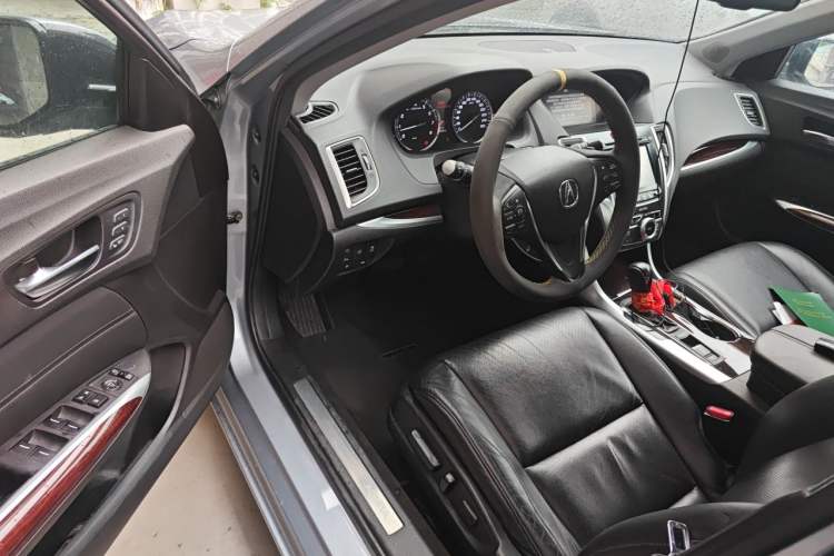 Used Acura TLX 2015 2.4L Elite Edition Driver Seat