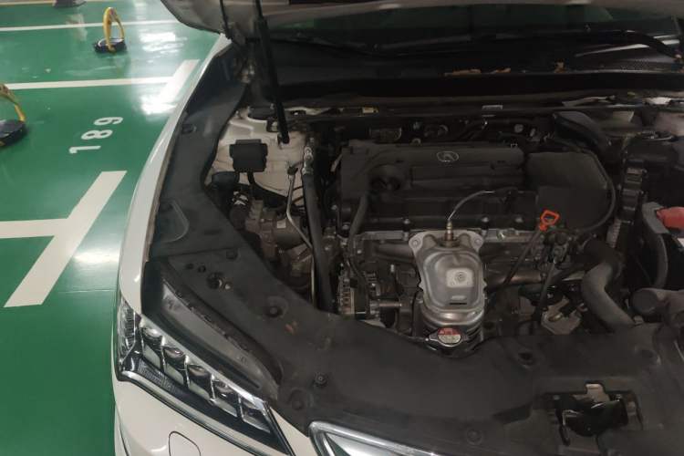 Used Acura TLX 2015 2.4L Luxury Edition Engine Bay Right