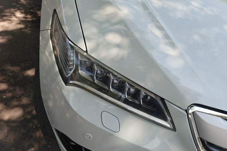 Used Acura TLX 2015 2.4L Elite Edition Right Front Headlight
