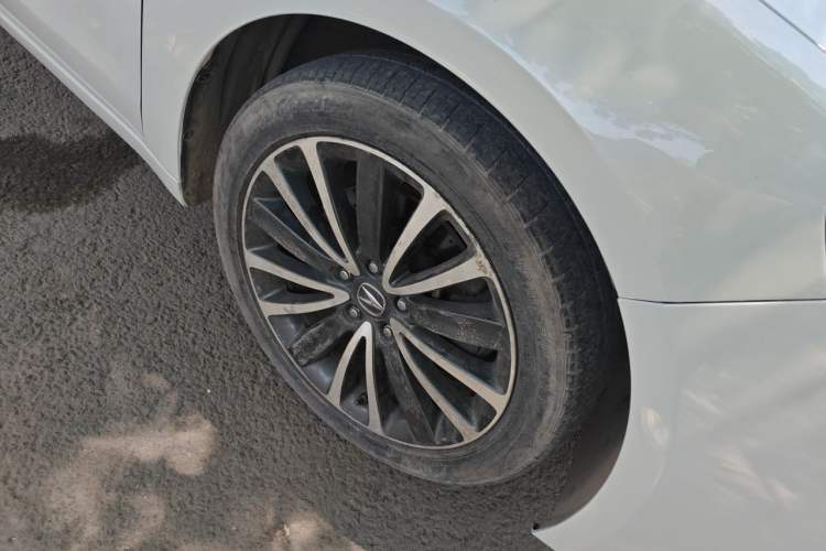 Used Acura TLX 2015 2.4L Elite Edition Right Front Wheel Hub