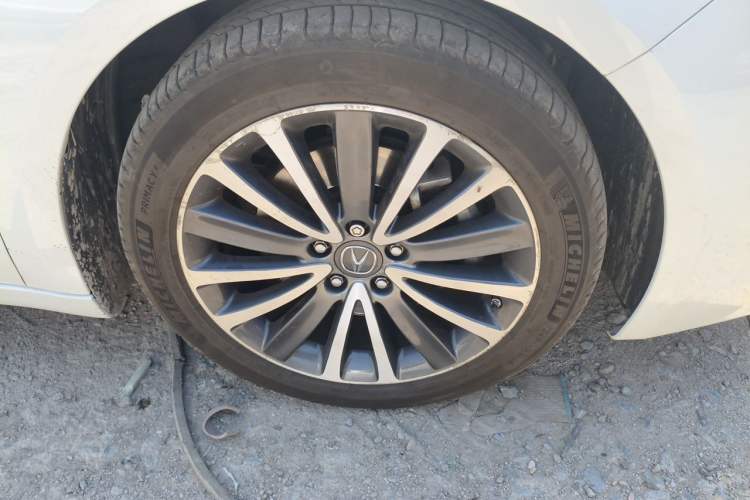 Used Acura TLX 2015 2.4L Elite Edition Right Front Wheel Hub
