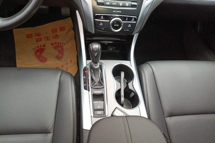 Used Acura TLX-L 2018 2.4L Comfort Edition Gear Lever