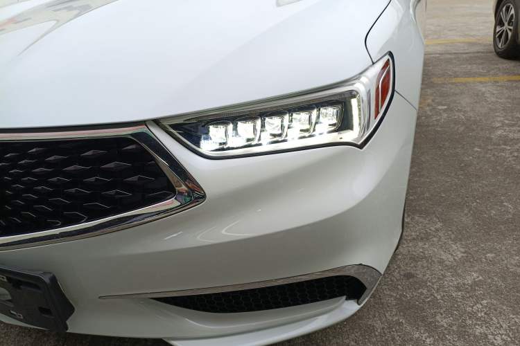 Used Acura TLX-L 2018 2.4L Comfort Edition Left Front Headlight
