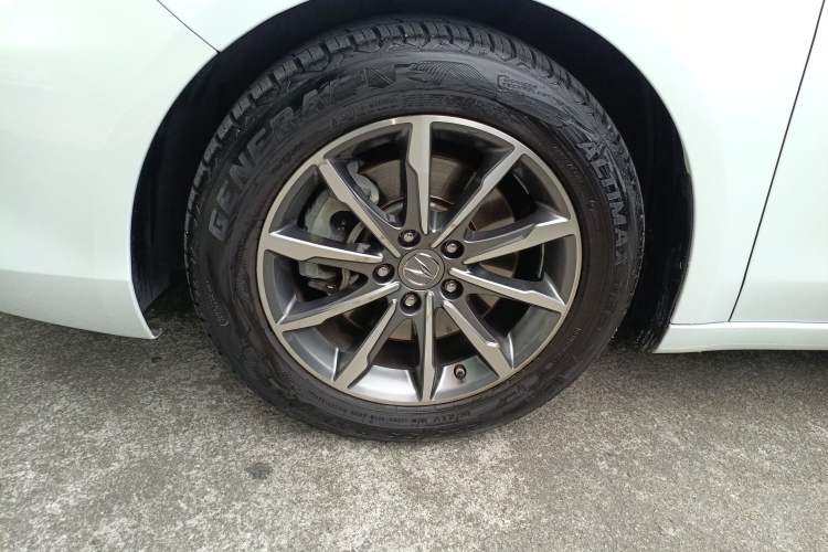 Used Acura TLX-L 2018 2.4L Comfort Edition Left Front Wheel Hub