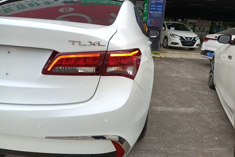 Used Acura TLX-L 2018 2.4L Comfort Edition Right Rear Taillight