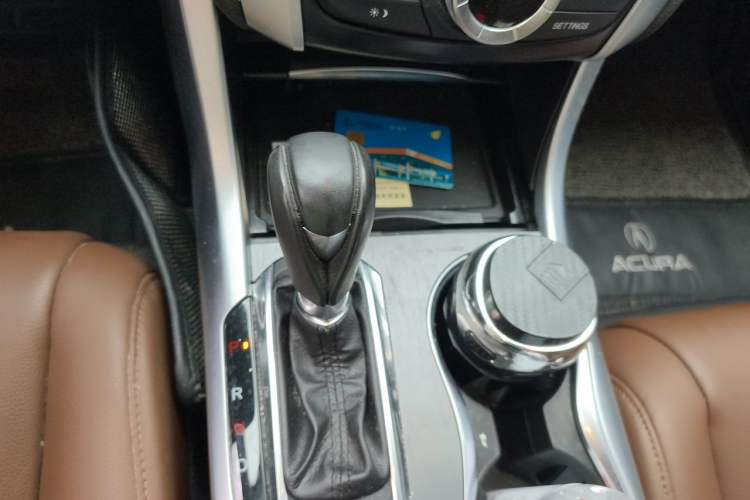 Used Acura TLX-L 2018 2.4L Enjoy Edition Gear Lever