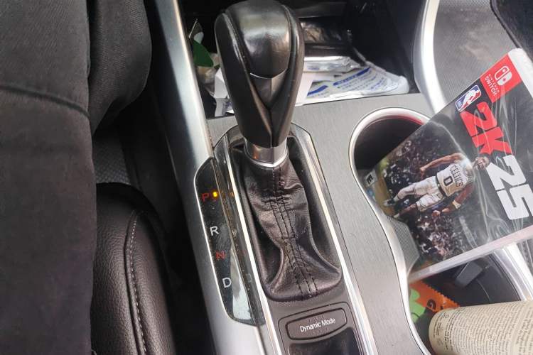Used Acura TLX-L 2018 2.4L Comfort Edition Gear Lever