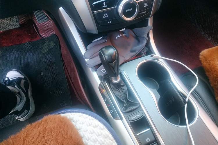 Used Acura TLX-L 2018 2.4L Comfort Edition Gear Lever